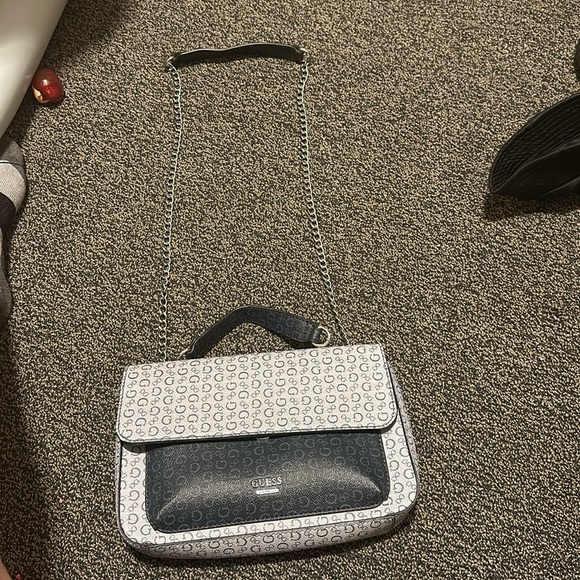 Guess bag - Picture 2 of 2